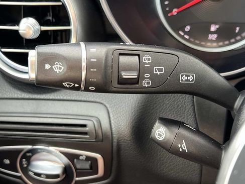 Used 2020 Mercedes-Benz GLC 300 4MATIC image 31