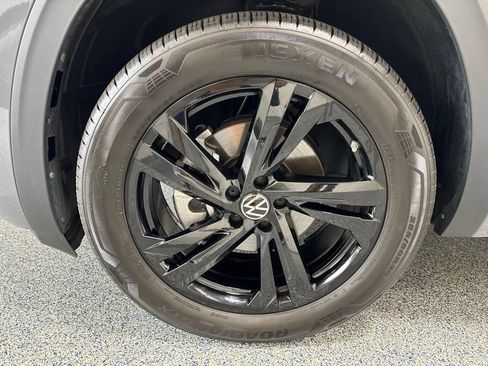 Used 2026 Volkswagen Atlas Cross Sport SEL R-Line AWD/4WD image 66