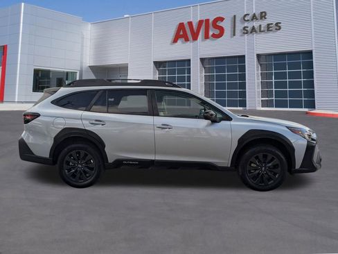Used 2025 Subaru Outback Onyx Edition AWD/4WD image 7