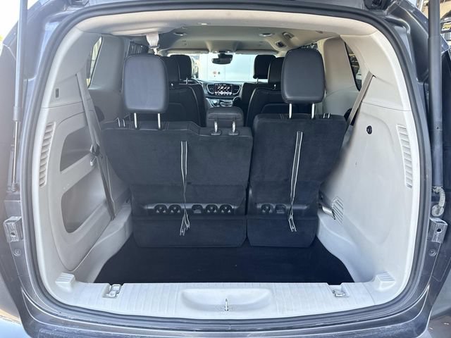 Used 2022 Chrysler Pacifica Touring-L FWD image 55