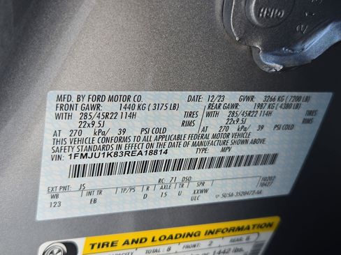 Used 2024 Ford Expedition Limited image 35