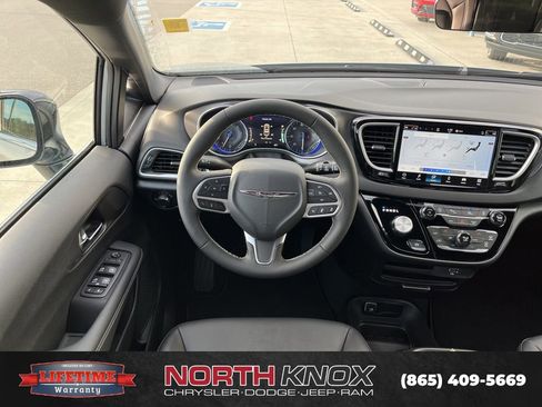 New 2026 Chrysler Voyager LX image 13