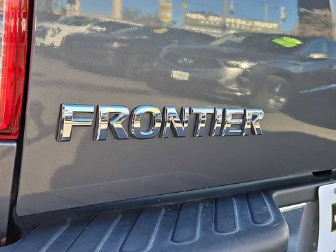 Used 2019 Nissan Frontier SL image 13