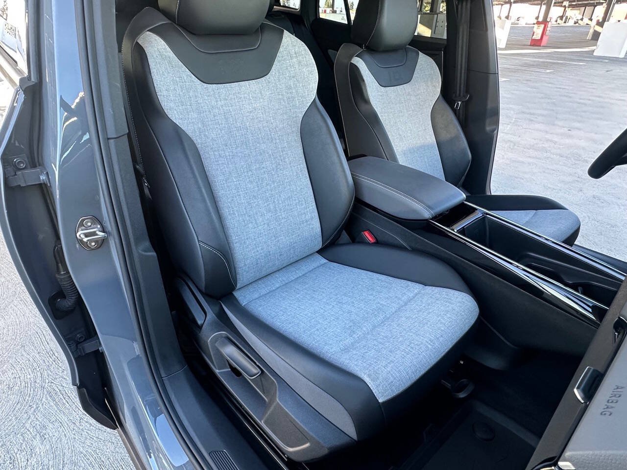 Used 2023 Volkswagen ID.4 Pro RWD image 12