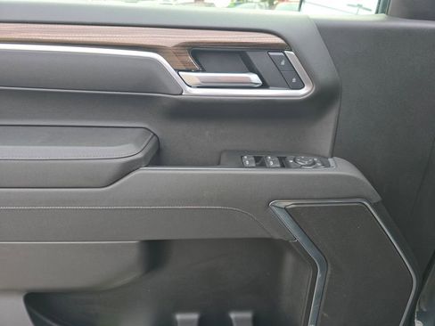Certified 2025 Chevrolet Silverado 1500 LT AWD/4WD image 10
