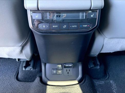 Used 2020 Toyota Highlander Platinum AWD/4WD image 85