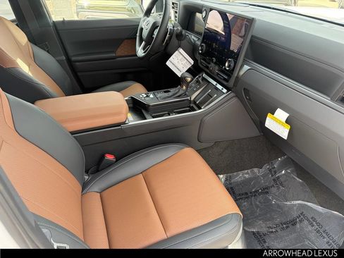 Used 2026 Lexus GX 550 AWD/4WD image 34