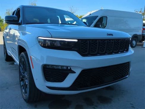 New 2025 Jeep Grand Cherokee Summit w/ Obsidian Package image 11