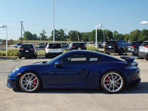 Used 2021 Porsche 718 Cayman GT4 RWD image 5