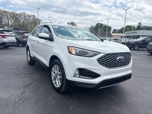 Used 2023 Ford Edge SEL w/ Convenience Package AWD/4WD image 4