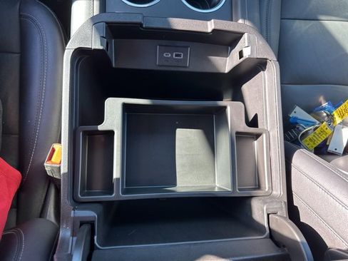 Used 2022 Chevrolet Tahoe Z71 w/ Luxury Package image 20