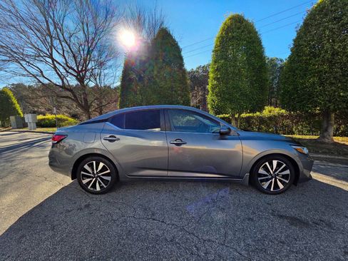 Used 2021 Nissan Sentra SV w/ SV Premium Package image 6