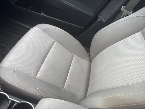 Used 2015 Toyota Corolla LE FWD image 2