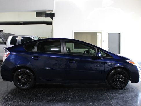 Used 2012 Toyota Prius Four FWD image 2