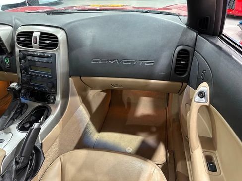 Used 2005 Chevrolet Corvette Coupe w/ Preferred Equipment Group RWD image 12