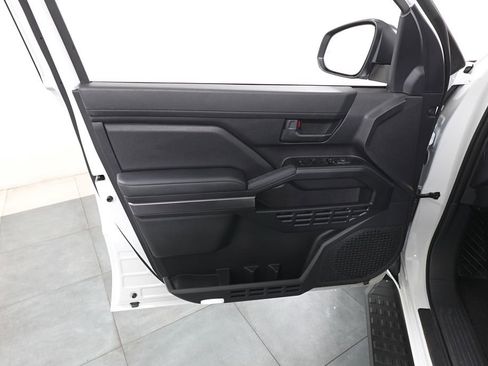 Used 2025 Toyota 4Runner SR5 image 7