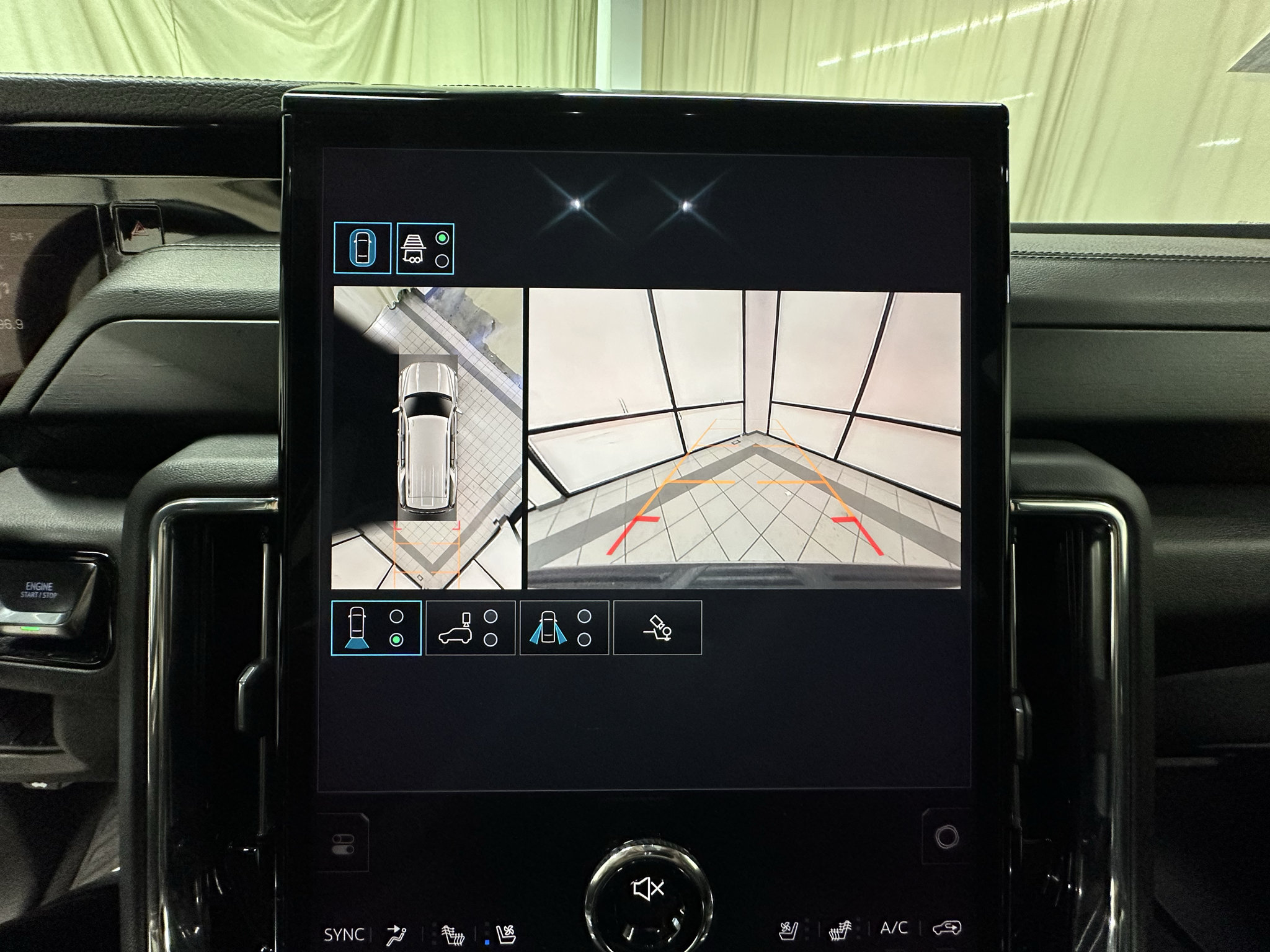 Certified 2025 GMC Yukon Denali AWD/4WD image 32