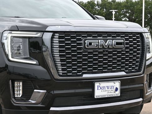 Used 2024 GMC Yukon XL Denali Ultimate AWD/4WD image 26
