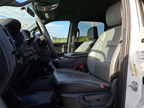 Used 2023 RAM 3500 Tradesman w/ Chrome Appearance Group image 13