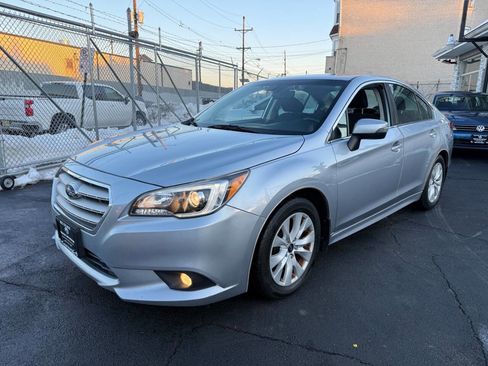 Used 2017 Subaru Legacy 2.5i Premium image 2