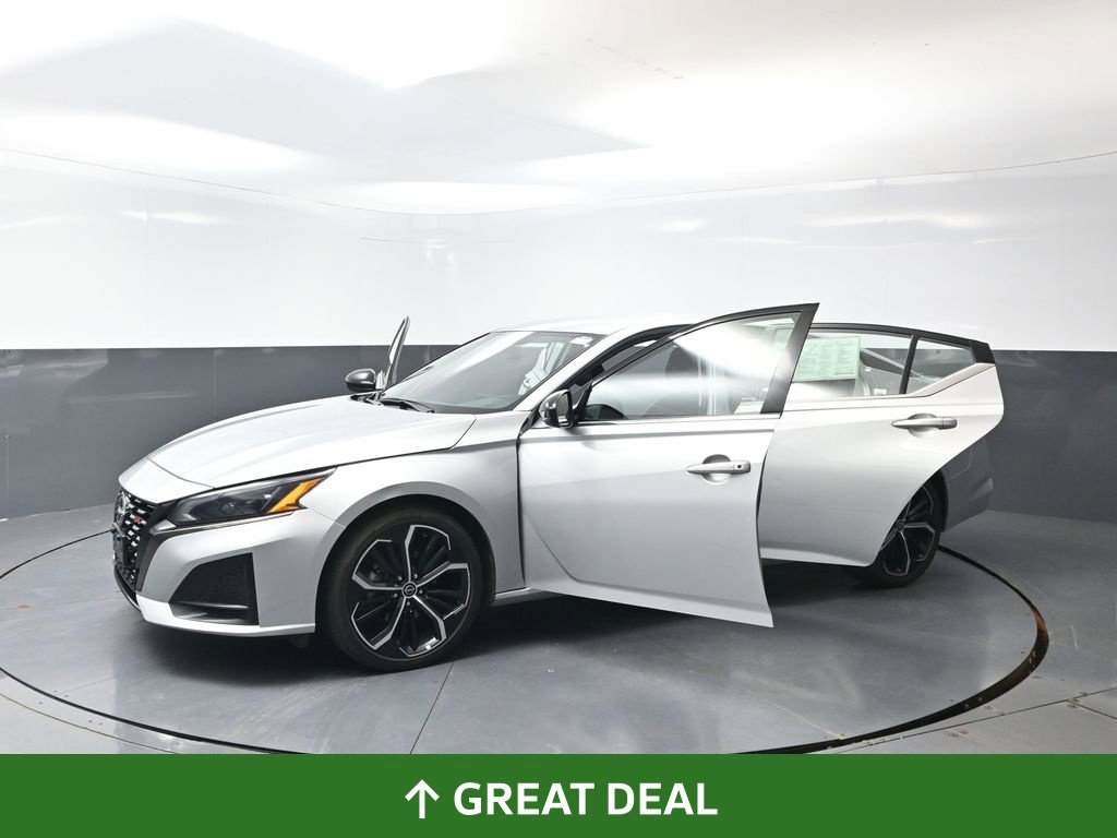 Used 2024 Nissan Altima 2.5 SR FWD image 57