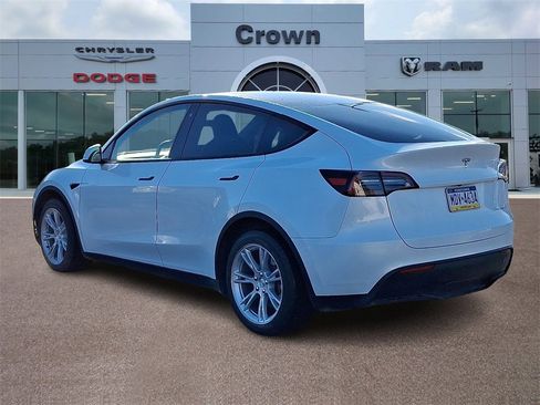 Used 2023 Tesla Model Y Long Range image 4