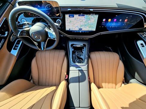 New 2026 Mercedes-Benz E 350 4MATIC Sedan image 26