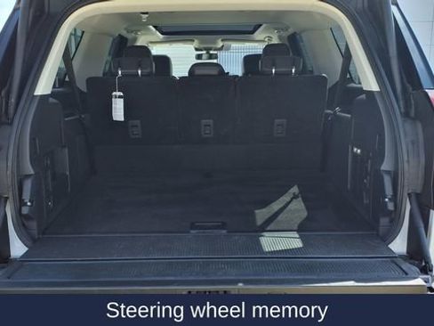 Used 2025 Ford Expedition Max Platinum image 12