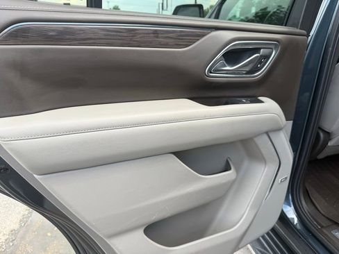 Used 2021 Chevrolet Tahoe LT w/ LT Signature Package RWD image 28