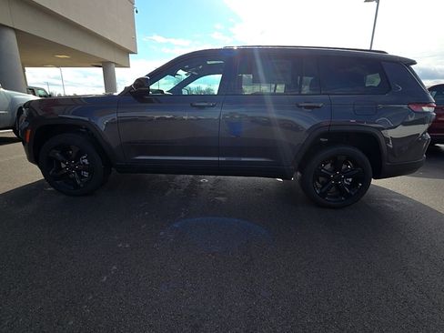 New 2025 Jeep Grand Cherokee L Altitude image 9