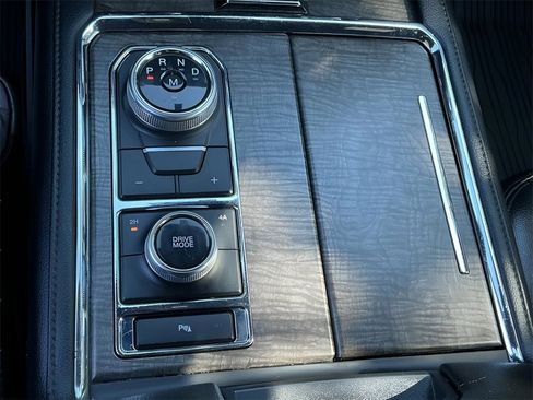 Used 2020 Ford Expedition Limited image 45