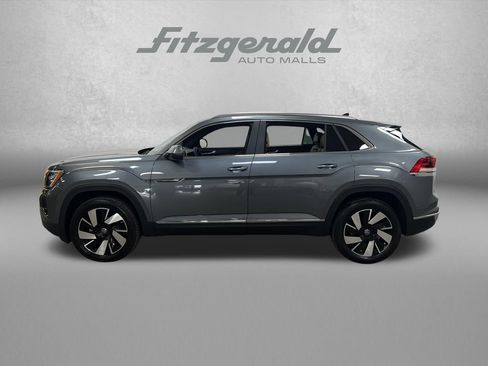 Used 2024 Volkswagen Atlas Cross Sport SEL AWD/4WD image 2
