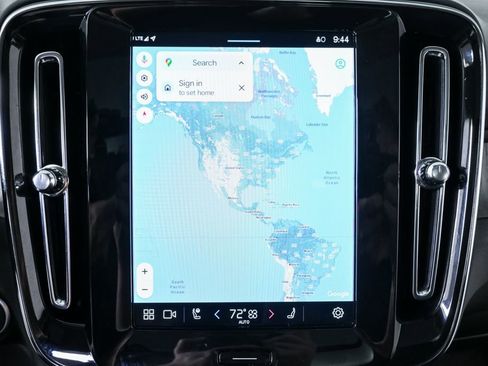 Certified 2025 Volvo XC40 B5 Core image 16