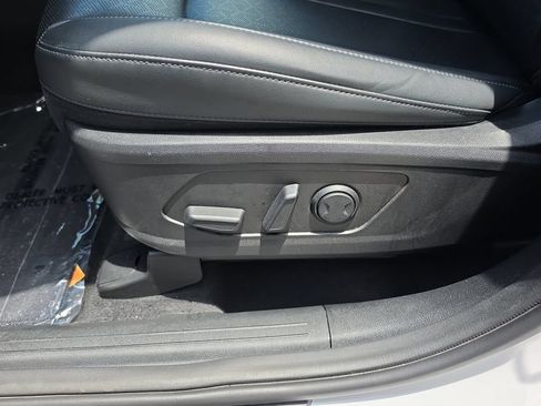 Used 2023 Kia Sorento S w/ Panoramic Sunroof Package FWD image 16