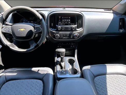 Used 2020 Chevrolet Colorado Z71 AWD/4WD image 17
