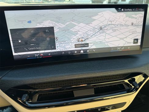 Certified 2025 BMW 330i xDrive Sedan w/ M Sport Package image 21