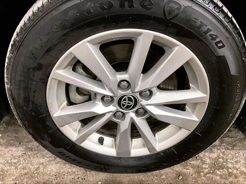 Used 2025 Toyota Camry LE image 8