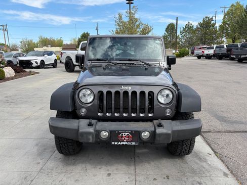 Used 2018 Jeep Wrangler Unlimited Sport S AWD/4WD image 9