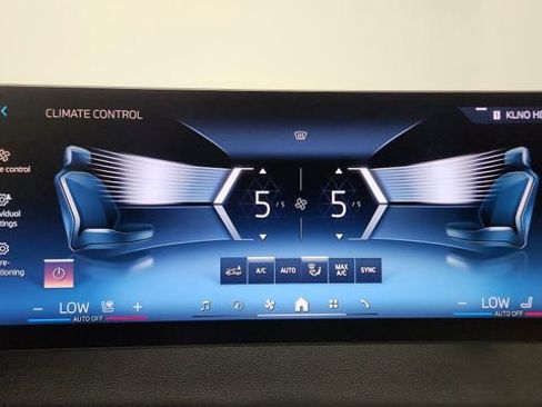 Used 2024 BMW iX xDrive50 w/ Premium Package AWD/4WD image 65
