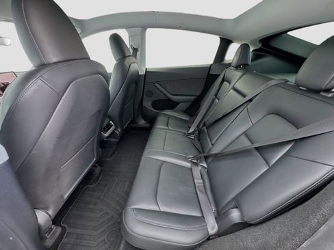 Used 2023 Tesla Model Y Long Range AWD/4WD image 16