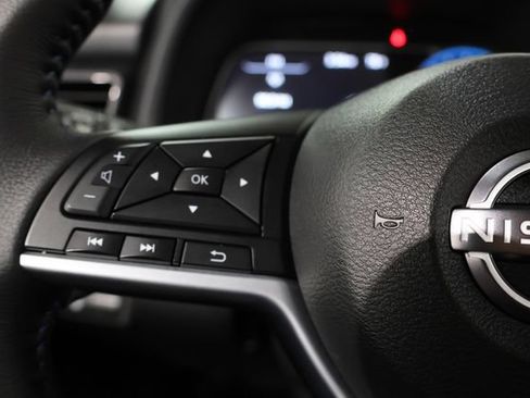 Certified 2025 Nissan Leaf SV Plus FWD image 18