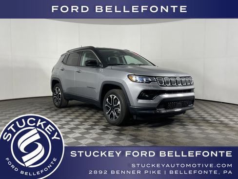 Used 2022 Jeep Compass Limited image 1