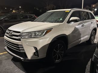 Used 2017 Toyota Highlander XLE video 1