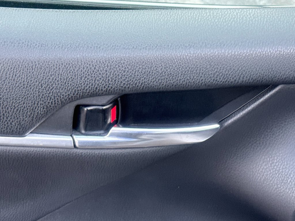 Used 2022 Toyota Camry XSE FWD image 19