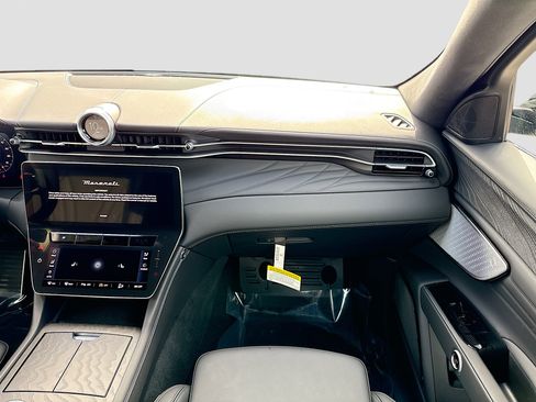 New 2025 Maserati Grecale Modena image 19