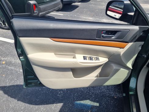 Used 2014 Subaru Outback 2.5i Limited w/ Moonroof Package AWD/4WD image 21