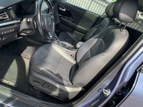 Used 2022 Kia Niro Touring Special Edition image 18