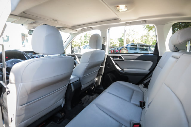 Used 2015 Subaru Forester 2.5i Touring w/ Eyesight & Navigation System AWD/4WD image 39