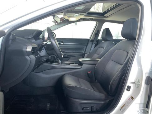Used 2024 Nissan Altima 2.5 SV w/ SV Premium Package AWD/4WD image 8