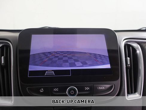 Used 2021 Chevrolet Malibu LT FWD image 3